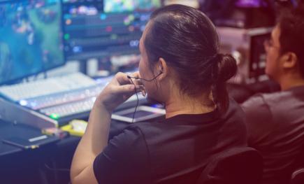 developer concentrating